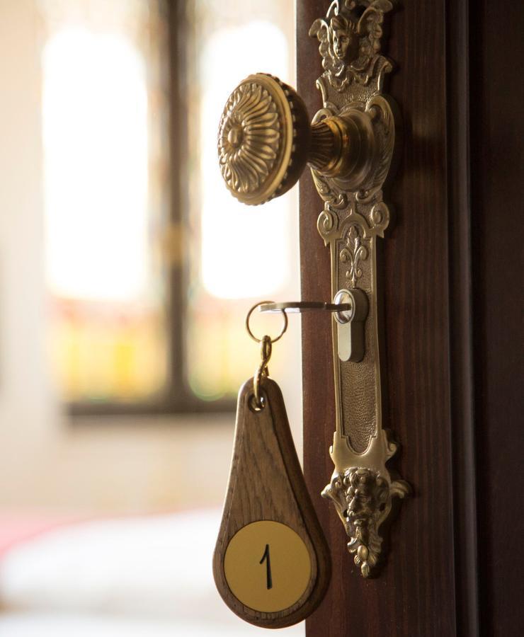 Pension Villa Kleine Wartburg ไอเซนัค ภายนอก รูปภาพ