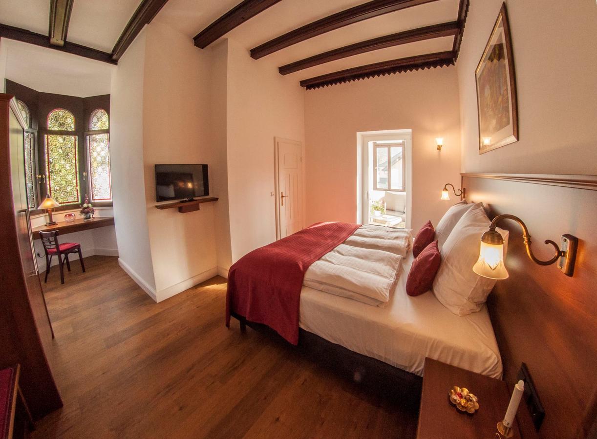 Pension Villa Kleine Wartburg ไอเซนัค ภายนอก รูปภาพ
