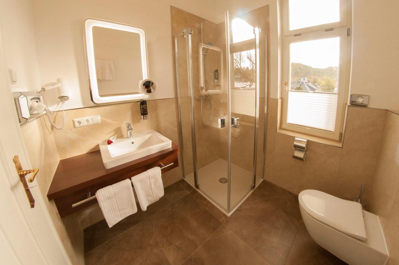 Pension Villa Kleine Wartburg ไอเซนัค ภายนอก รูปภาพ