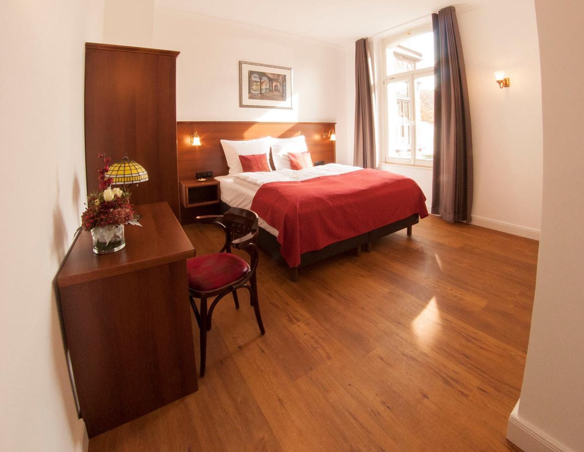 Pension Villa Kleine Wartburg ไอเซนัค ภายนอก รูปภาพ