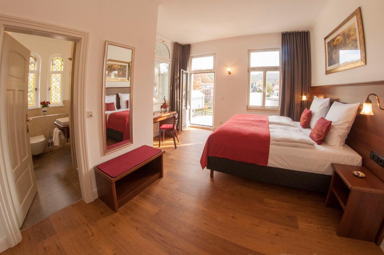 Pension Villa Kleine Wartburg ไอเซนัค ภายนอก รูปภาพ