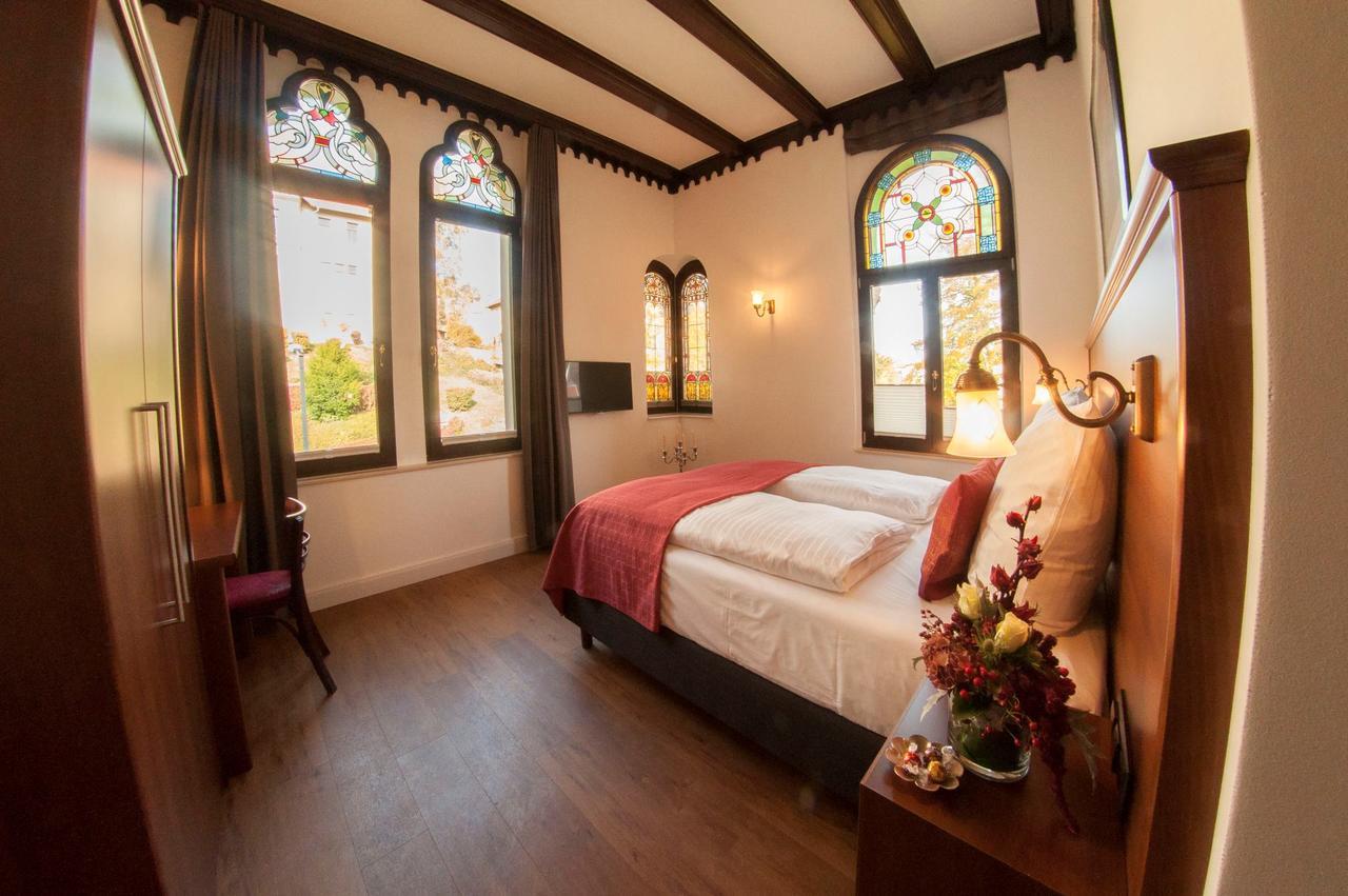 Pension Villa Kleine Wartburg ไอเซนัค ภายนอก รูปภาพ